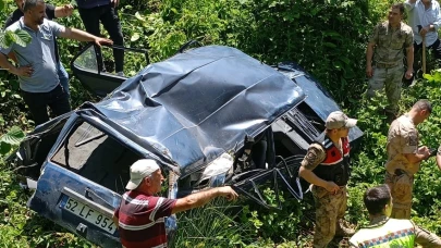 Otomobil 200 metrelik uçuruma yuvarlandı: 1 yaralı
