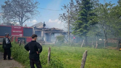 Tek katlı evde yangın