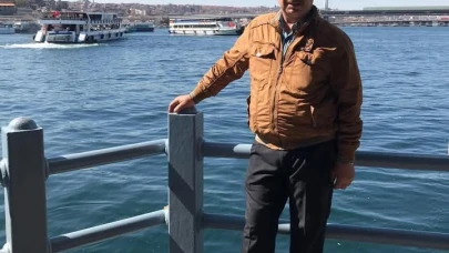 Yol kenarında yürürken otomobilin çarptığı adam hayatını kaybetti