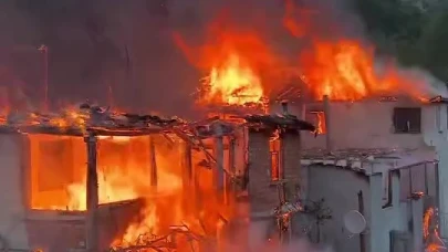 Amasya’da 4 ahşap ev yandı