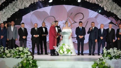 Çorum’daki düğün ünlüler geçidine sahne oldu