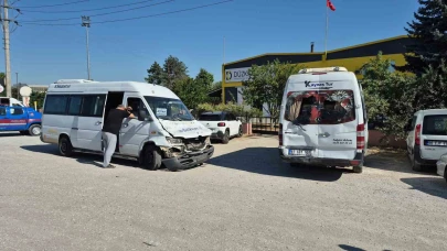 2 servis aracı ve tır kazaya karıştı: 6 yaralı