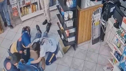 Eczanede yere yığıldı, sağlık çalışanları hayata döndürebilmek için dakikalarca ter döktü