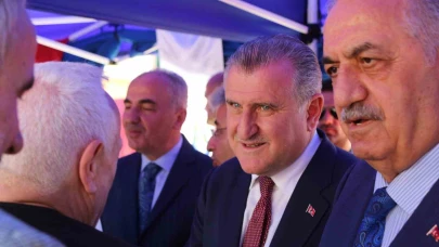 Gençlik ve Spor Bakanı Osman Aşkın Bak Rize’de bayramlaşma törenine katıldı