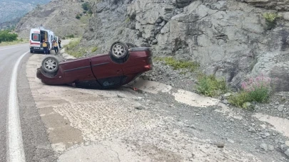 Otomobil ters döndü: 3 kişi yaralandı