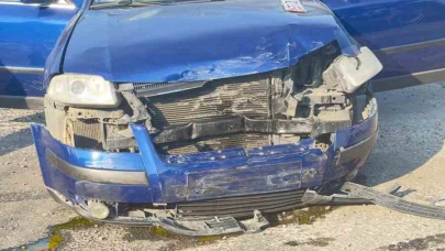 Hafif ticari araç kanala uçtu: 2 yaralı