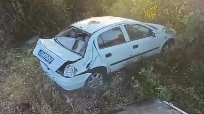 Otomobil direksiyon hakimiyetini kaybetti, şarampole uçtu