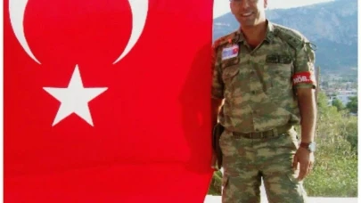 Futbol oynarken kalp krizi geçiren emekli yüzbaşı hayatını kaybetti