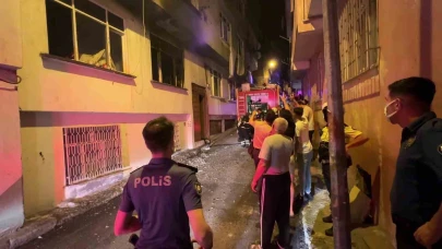 3 katlı binada yangın: 3 kişi dumandan etkilendi