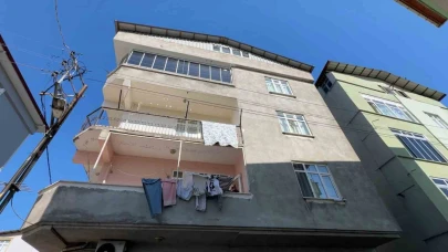 3. kattan düşen çocuk ağır yaralandı