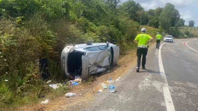 Yoldan çıkan otomobil devrildi: 3 yaralı