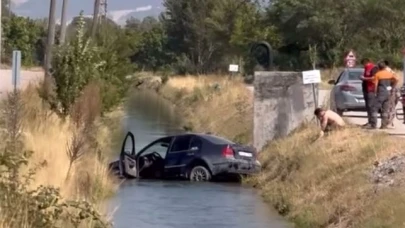 Otomobil sulama kanalına uçtu