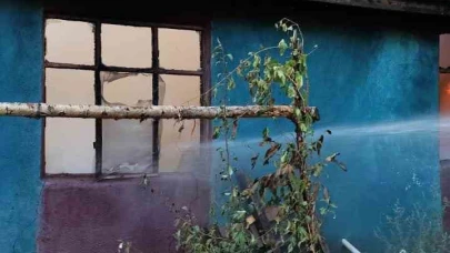 Çorum’da yanan ev kullanılmaz hale geldi