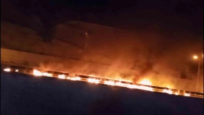Seyir halindeyken yanan tır ortalığı savaş alanına çevirdi: 1 yaralı
