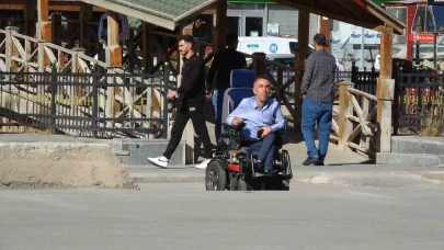 Ehliyetsiz sürücü engelli vatandaşa çarpıp kaçtı: "Sadece ben değil, insanlık ve vicdan da yaralandı"