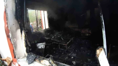 Ahşap evde çıkan yangında yaşlı çift hayatını kaybetti