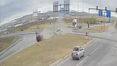 Çorum’da iki araç çarpıştı: 3 yaralı