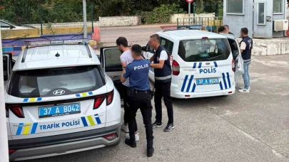 Restoranda yemek yiyen polis memurunu darp ettiler: 3 tutuklama