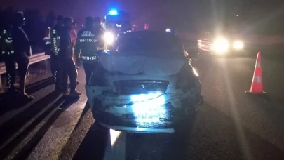 Tra çarpan otomobil hurdaya döndü: 1 yaralı