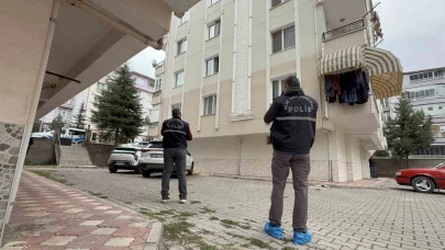 Cam silen kadın cipin üzerine düşerek hastanelik oldu