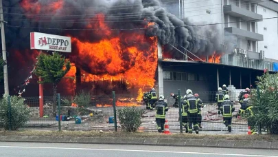 AVM’deki yangın yeniden alevlendi