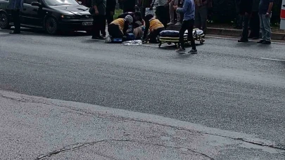 Yolun karşısına geçmek isteyen yayaya çarptı