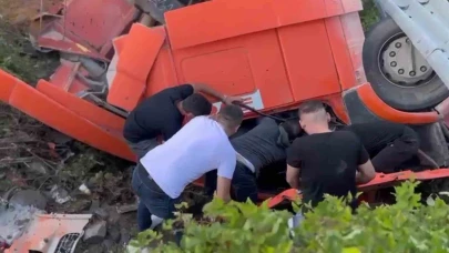 Kara yolunda tır devrildi: 1 yaralı