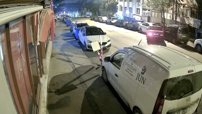 Alkollü sürücü park halindeki 5 araca çarpıp kaçtı