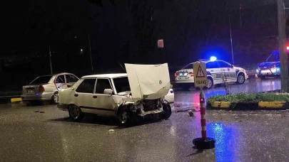 Sağanak yağış kazayı beraberinde getirdi: 2 yaralı