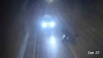 Motosiklet tünelde sollama yaparken devrildi