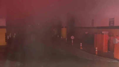 Kent meydanındaki otoparkta yangın paniği