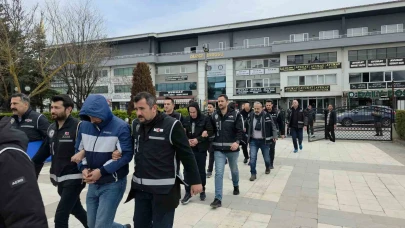 Sahte kimlikle arazi satıp milyonluk vurgun yapmaya çalışan 4 kişi tutuklandı
