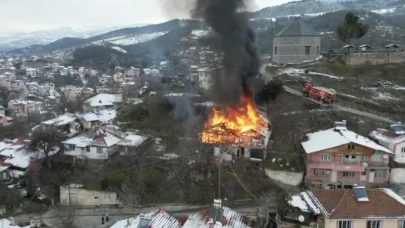 Sobadan çıkan kıvılcım evi kül etti