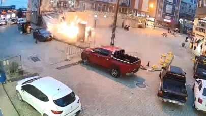 Cami önünde atılan havai fişekler korku ve paniğe neden oldu