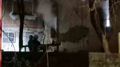 2 katlı evde yangın paniği