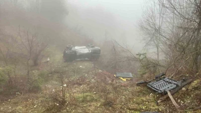 Siste yoldan çıkan araç takla attı: 4 yaralı