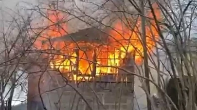 Köy evinde çıkan yangında bir kişi hayatını kaybetti