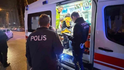 Motosiklet yayaya çarptı: 2 yaralı