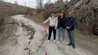 Yağışlar toprak kaymasına neden oldu