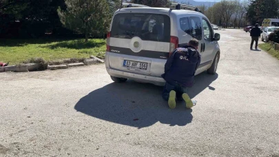 Hafif ticari araç ile motosiklet çarpıştı: 1 yaralı
