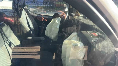 Dolmuş kazasında hava yastığı açıldı: 1 yolcu yaralandı
