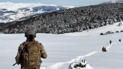 Jandarmadan çığda arama kurtarma tatbikatı