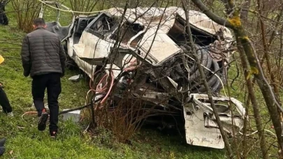 Minibüs fındık bahçesine yuvarlandı: 2 yaralı