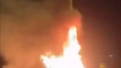 Park halindeki minibüs alevlere teslim oldu