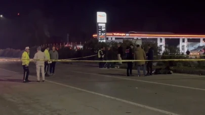 Motosiklet tıra çarptı: 1 ölü, 1 ağır yaralı