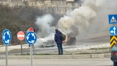 Otomobil alevlere teslim oldu