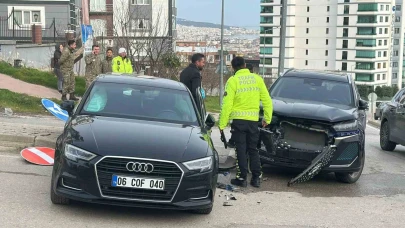 SUV ile otomobil çarpıştı