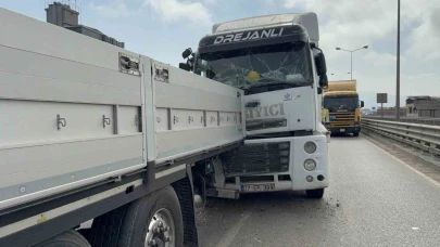 Tır tıra arkadan çarptı