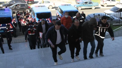 Uyuşturucu operasyonu: 15 şüpheli adliyede