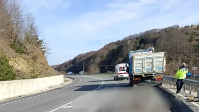 Virajı alamayan motosiklet kamyonla çarpıştı: 1 ölü